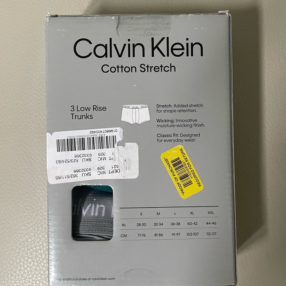 Calvin Klein low rise Trunks 3 pack - Picture 2 of 3